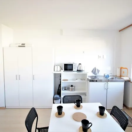 Studioapartment With Parking Space Near University